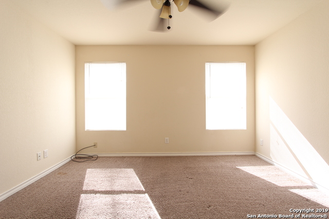 Listing photo id 9 for 5008 Flipper Dr