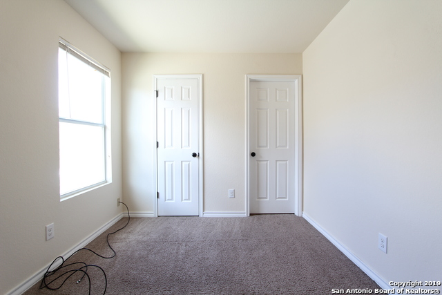 Listing photo id 15 for 5008 Flipper Dr