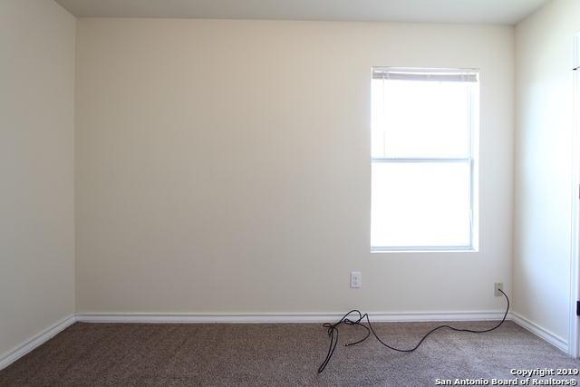 Listing photo id 16 for 5008 Flipper Dr