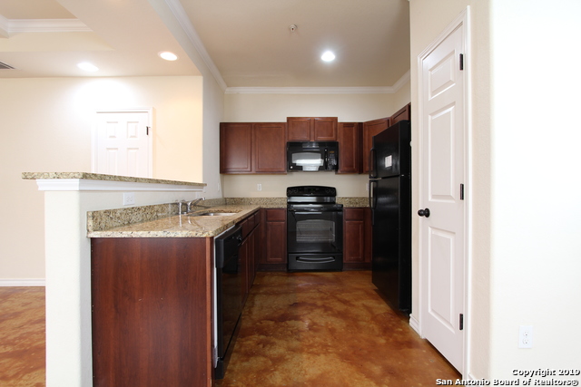 Listing photo id 7 for 5008 Flipper Dr