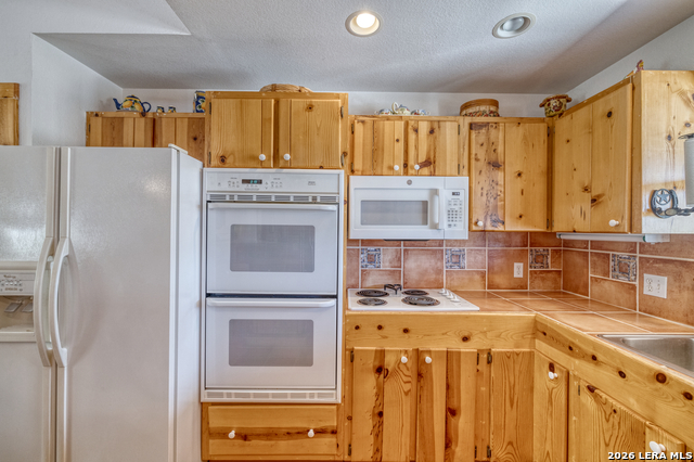 Image 17 of 47 For 2292 County Road 400