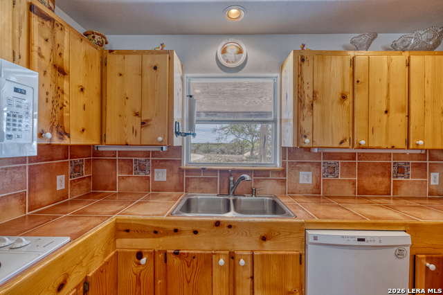 Image 18 of 47 For 2292 County Road 400