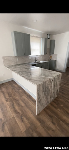 Image 6 of 9 For 637 Canton  