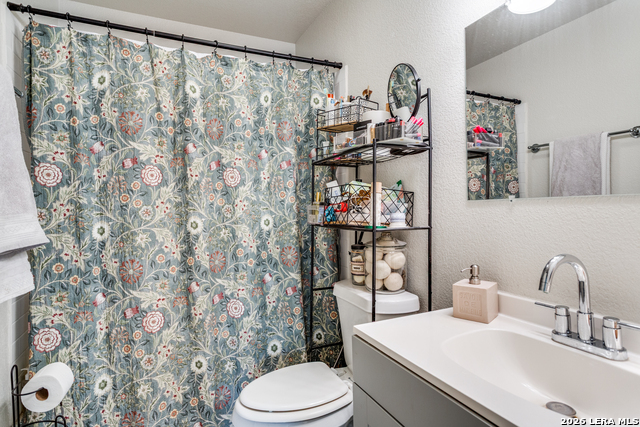 Image 17 of 28 For 266 Bundy St.