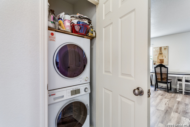 Image 20 of 28 For 266 Bundy St.