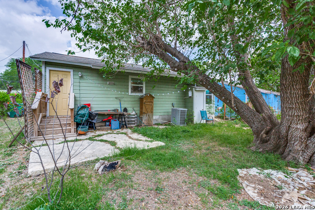 Image 25 of 28 For 266 Bundy St.