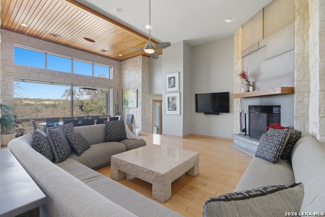 Image 12 of 79 For 170 Bootlegger