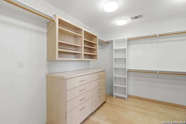 Image 20 of 79 For 170 Bootlegger