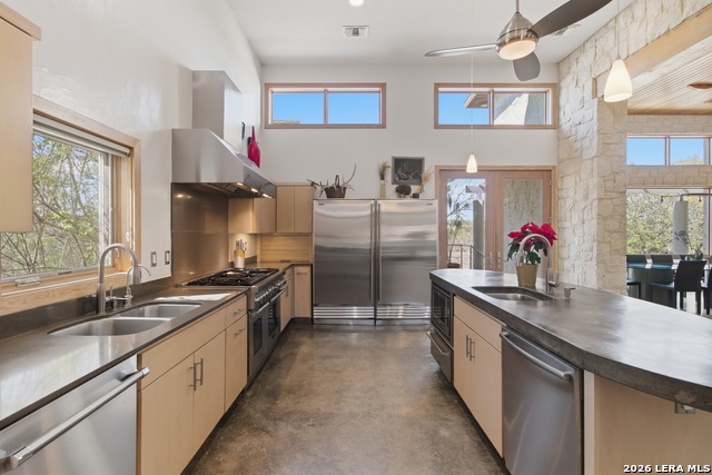 Image 8 of 79 For 170 Bootlegger