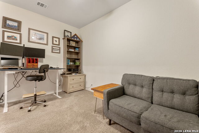 Listing photo id 12 for 162 Cimarron Creek