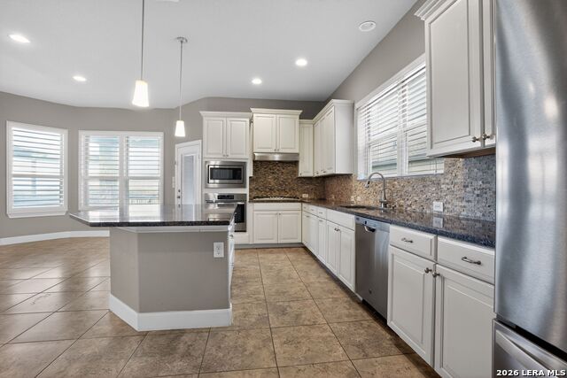 Image 8 of 49 For 18039 Branson