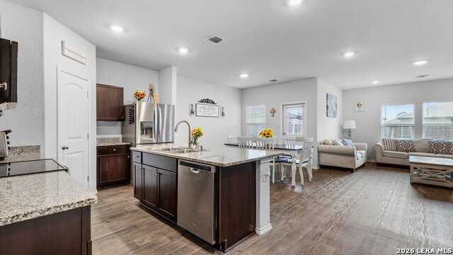 Image 2 of 21 For 731 Monarch Dr