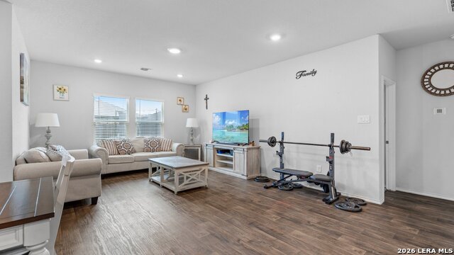 Image 4 of 21 For 731 Monarch Dr