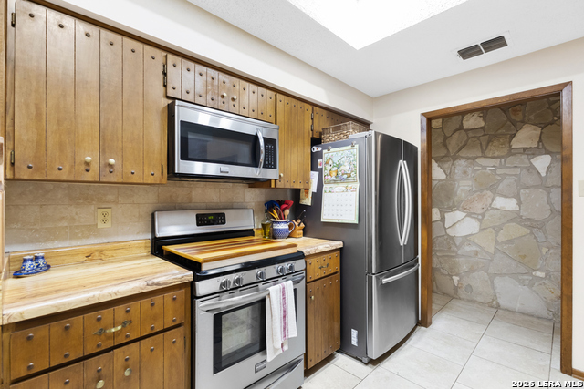 Image 12 of 35 For 8419 Burwell