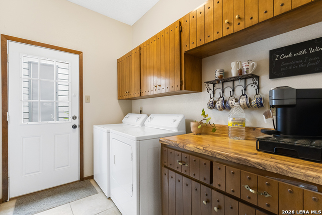 Image 16 of 35 For 8419 Burwell