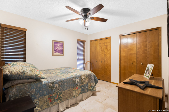 Image 23 of 35 For 8419 Burwell