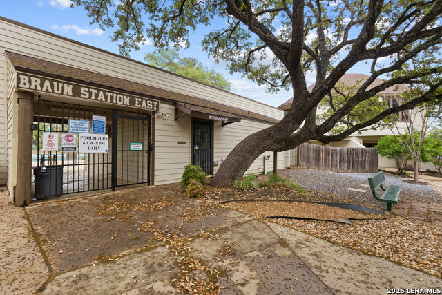 Image 31 of 35 For 8419 Burwell