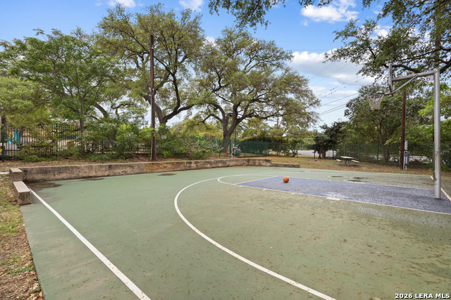 Image 32 of 35 For 8419 Burwell