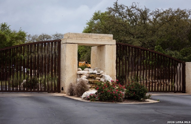 Image 10 of 12 For 1040 Monteola