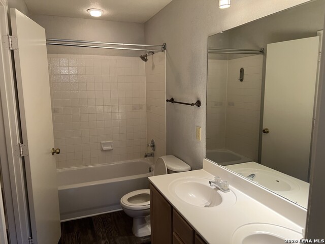 Image 14 of 26 For 7 Latrobe Post