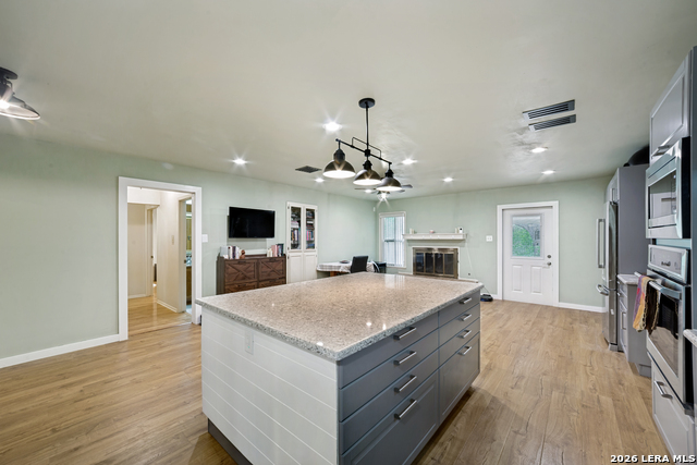 Image 12 of 26 For 6534 Hoofs  