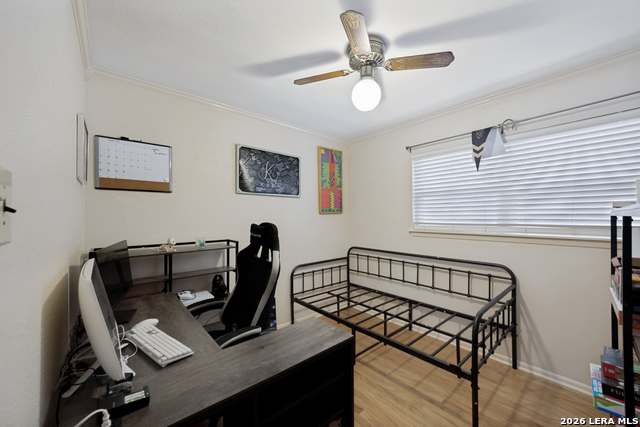 Image 18 of 26 For 6534 Hoofs  