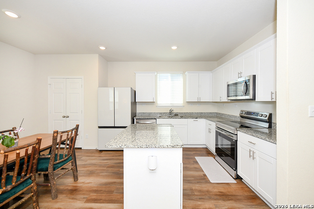 Image 10 of 37 For 809 Beacon Heights