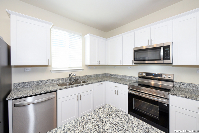 Image 12 of 37 For 809 Beacon Heights