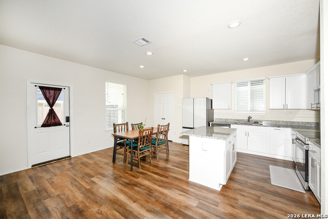 Image 7 of 37 For 809 Beacon Heights