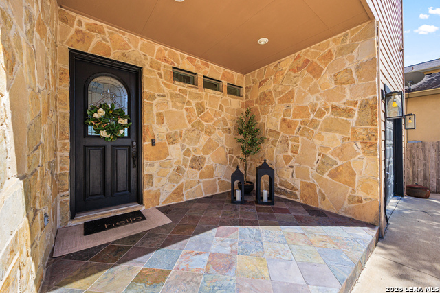 Image 10 of 79 For 2633 Lakeview Dr