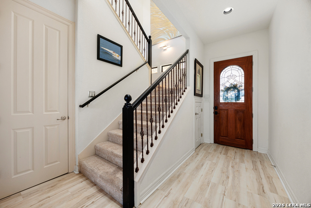 Image 11 of 79 For 2633 Lakeview Dr