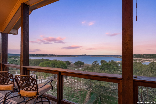 Image 2 of 79 For 2633 Lakeview Dr