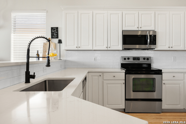 Image 23 of 79 For 2633 Lakeview Dr