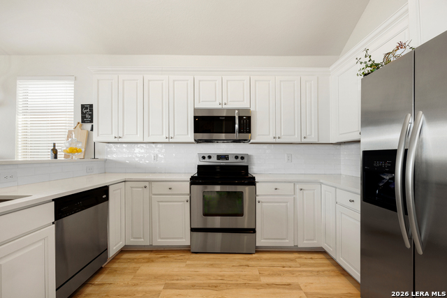 Image 24 of 79 For 2633 Lakeview Dr