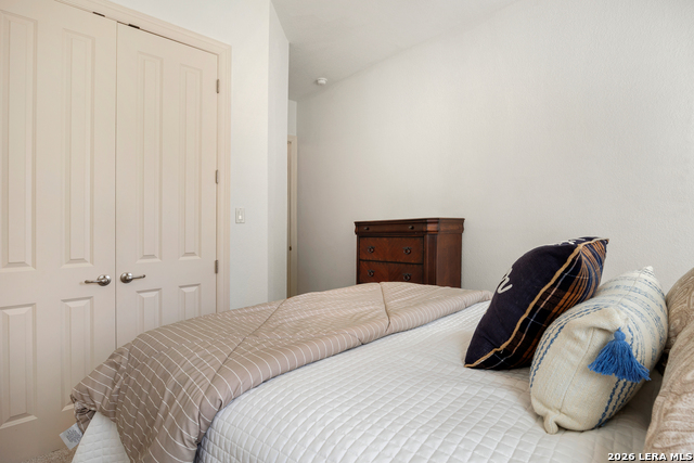 Image 35 of 79 For 2633 Lakeview Dr