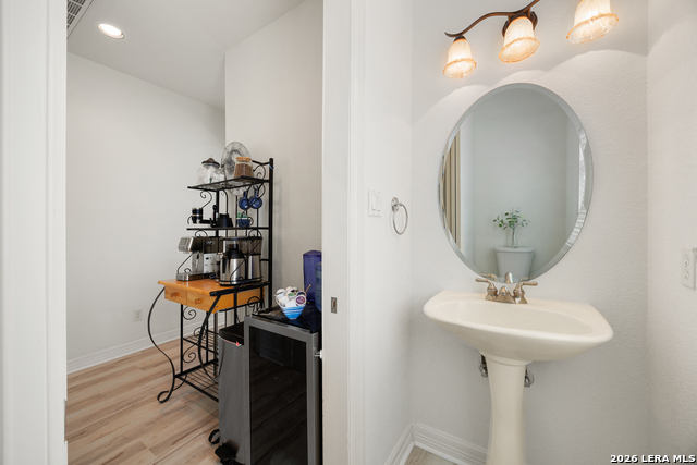 Image 36 of 79 For 2633 Lakeview Dr