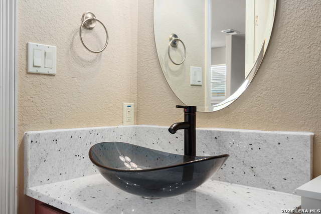 Image 43 of 79 For 2633 Lakeview Dr