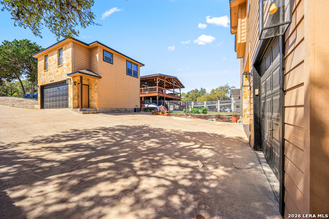 Image 7 of 79 For 2633 Lakeview Dr