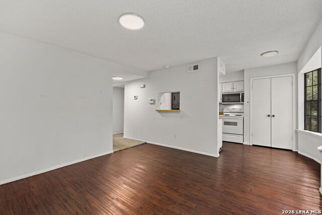 Image 11 of 37 For 7711 Callaghan  801