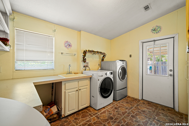 Image 28 of 37 For 1427 Elmhurst Dr.