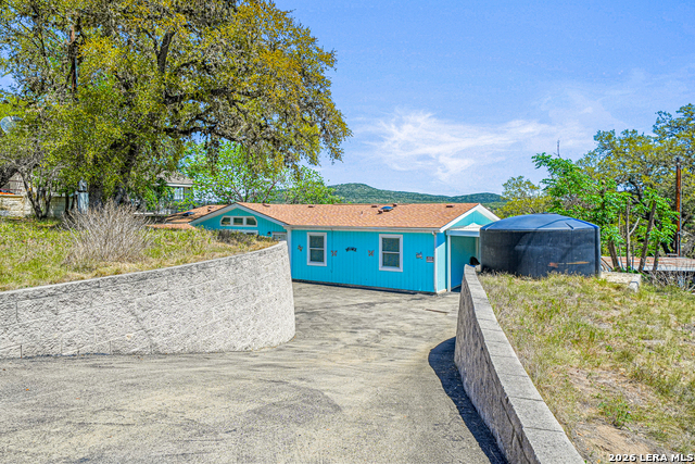 Image 4 of 37 For 1427 Elmhurst Dr.