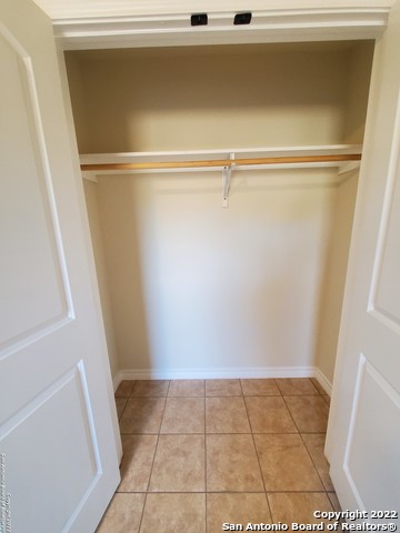 Image 6 of 10 For 7539 Dixon Rd W 2