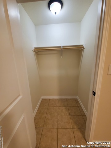 Image 8 of 10 For 7539 Dixon Rd W 2