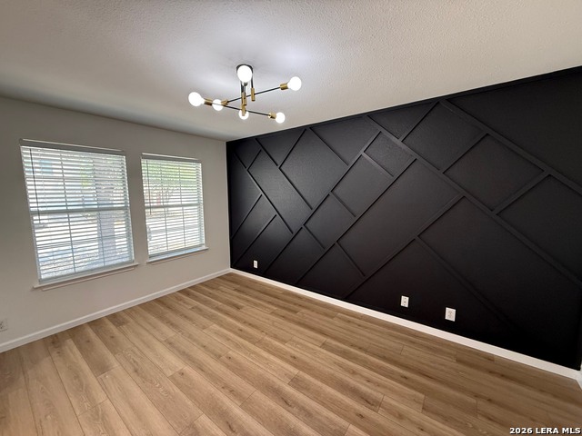 Image 3 of 21 For 7847 Oakdale Park