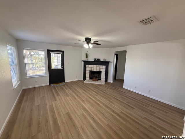 Image 8 of 21 For 7847 Oakdale Park