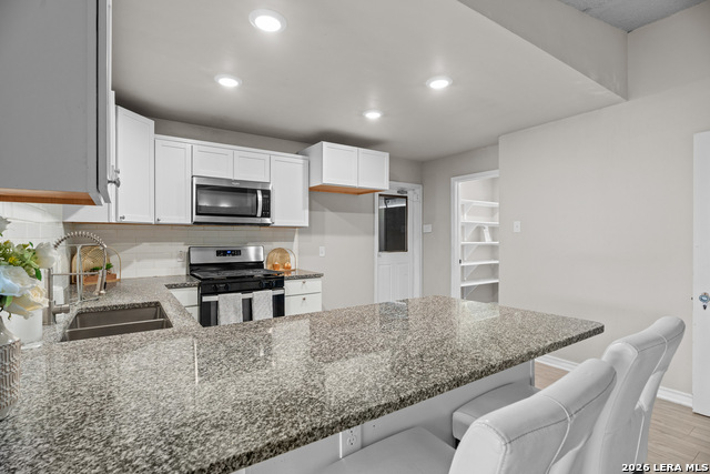 Image 12 of 37 For 110 Meadowood Lane