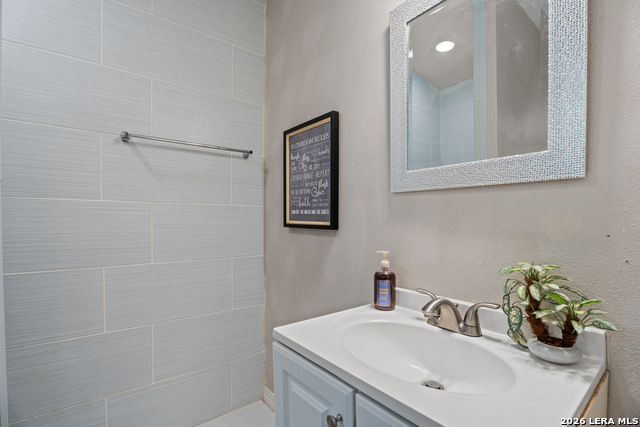 Image 25 of 37 For 110 Meadowood Lane