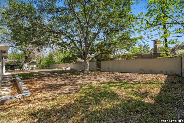 Image 33 of 37 For 110 Meadowood Lane