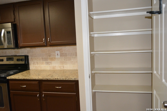 Image 12 of 22 For 11610 Vance Jackson  105