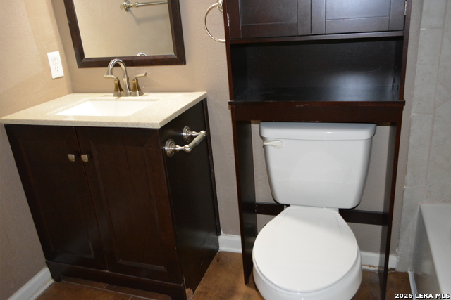 Image 15 of 22 For 11610 Vance Jackson  105